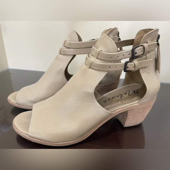 Matisse Shoes - Matisse Tan Leather Heeled Sandals
